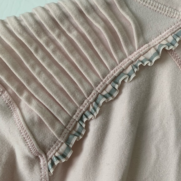 Lululemon Half-Zip Pullover - Picture 4 of 6